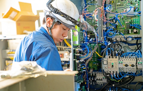 エレベーターの電気制御